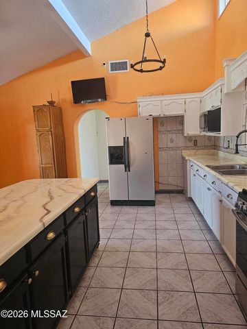 714 E Skyline Drive, Nogales, AZ 85621