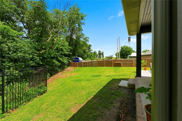 3802 SW Pinecrest Drive, Bentonville, AR 72713