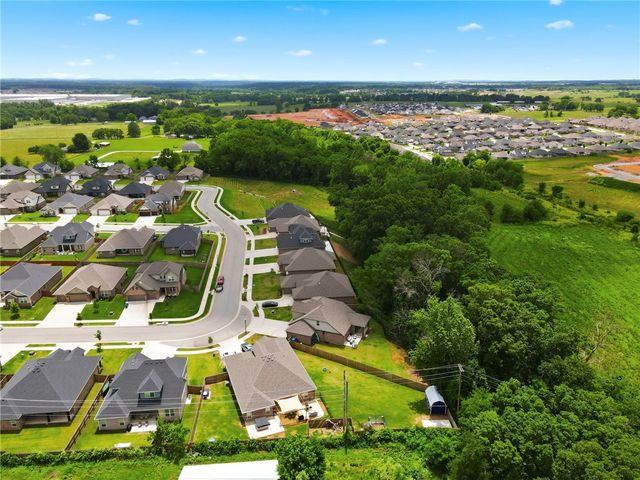 3802 SW Pinecrest Drive, Bentonville, AR 72713