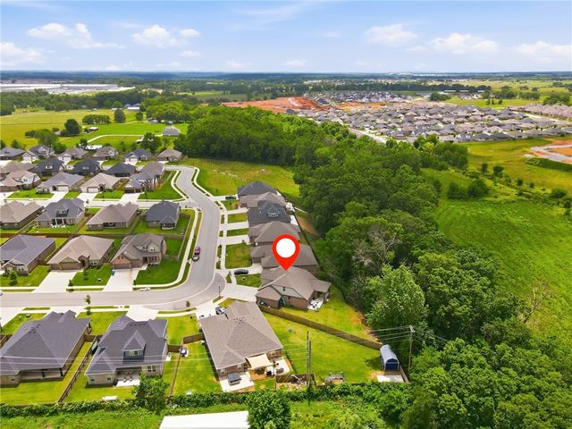 3802 SW Pinecrest Drive, Bentonville, AR 72713