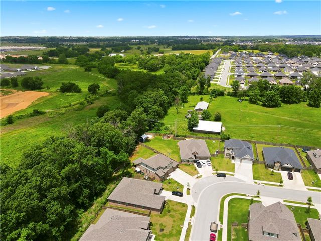 3802 SW Pinecrest Drive, Bentonville, AR 72713