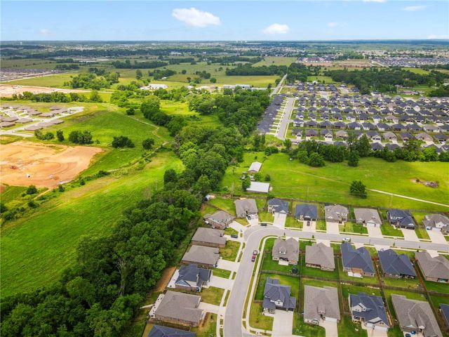 3802 SW Pinecrest Drive, Bentonville, AR 72713