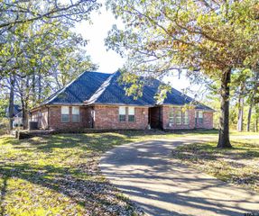 18061 BLACKFOOT DR, Lindale, TX 75771