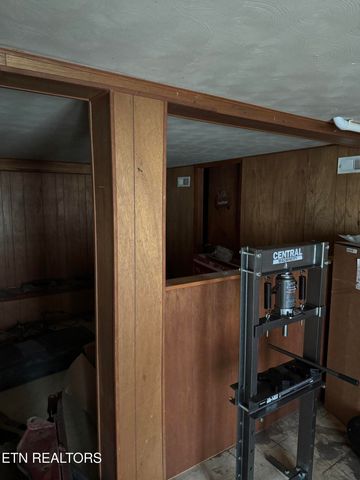 7215 N Ruggles Ferry Pike, Knoxville, TN 37924