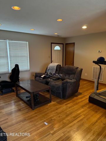 7215 N Ruggles Ferry Pike, Knoxville, TN 37924