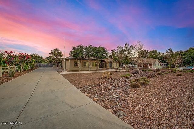 17807 W Stella Lane, Waddell, AZ 85355