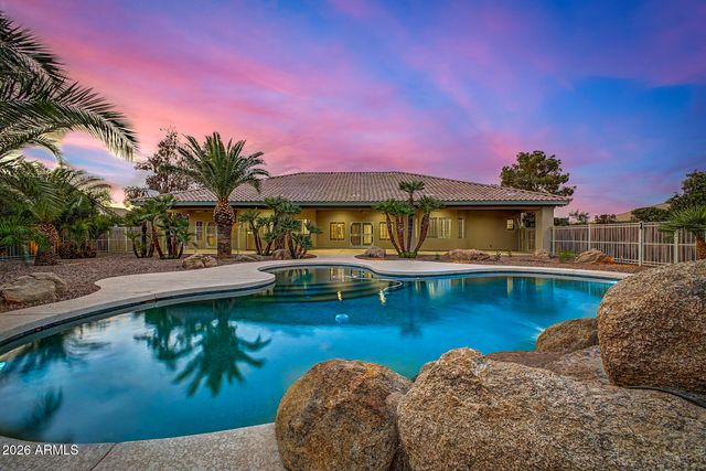 17807 W Stella Lane, Waddell, AZ 85355