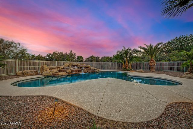 17807 W Stella Lane, Waddell, AZ 85355