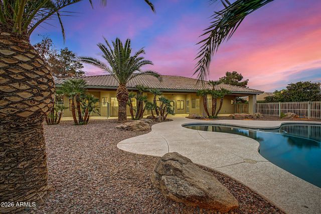 17807 W Stella Lane, Waddell, AZ 85355