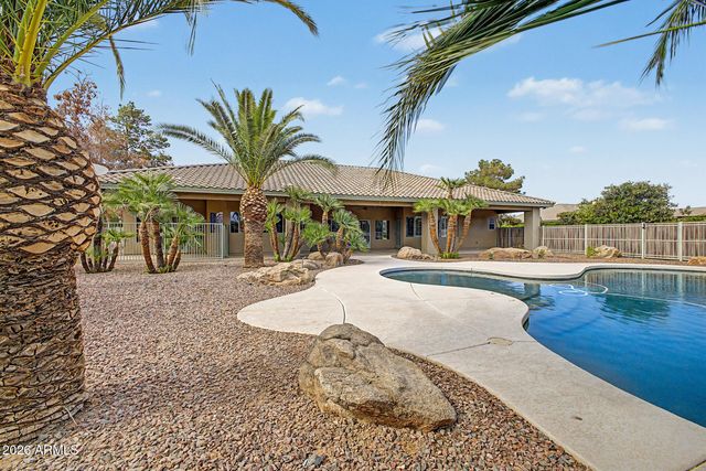 17807 W Stella Lane, Waddell, AZ 85355