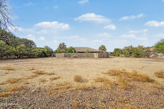 17807 W Stella Lane, Waddell, AZ 85355