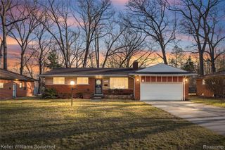 19015 Greenwald Drive, Southfield, MI 48075