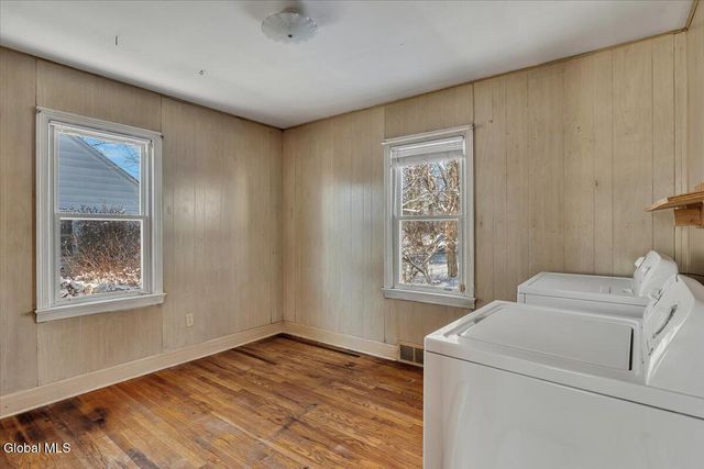 26 Shirley Drive, Schenectady, NY 12304