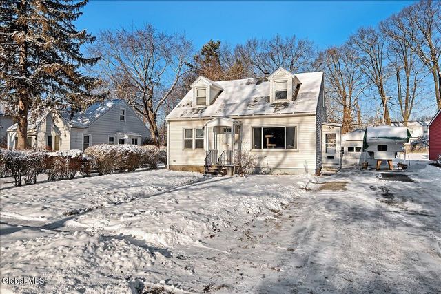 26 Shirley Drive, Schenectady, NY 12304