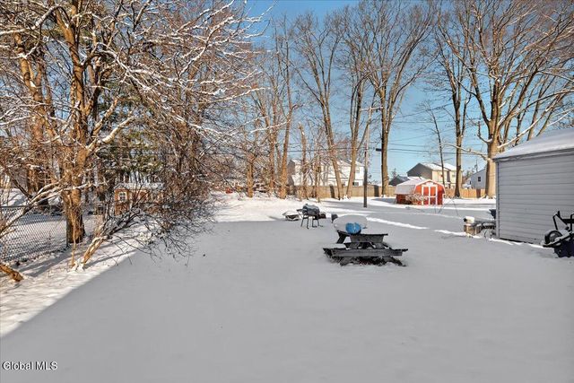 26 Shirley Drive, Schenectady, NY 12304