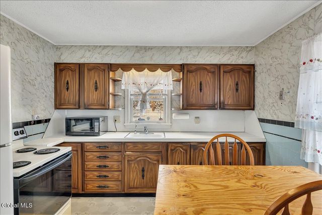 26 Shirley Drive, Schenectady, NY 12304