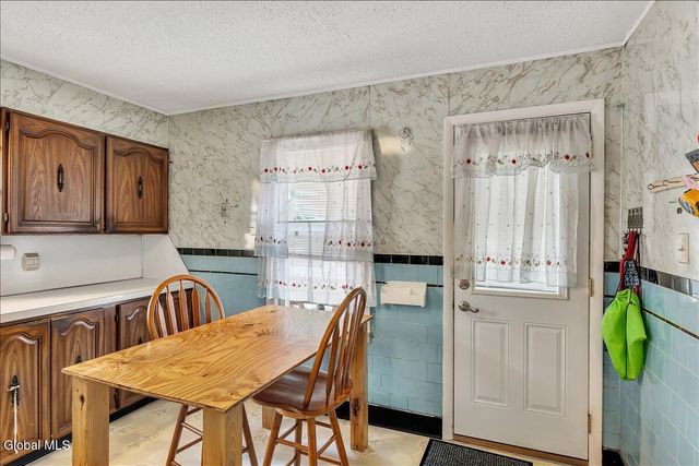 26 Shirley Drive, Schenectady, NY 12304