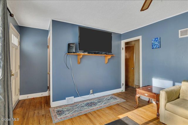 26 Shirley Drive, Schenectady, NY 12304