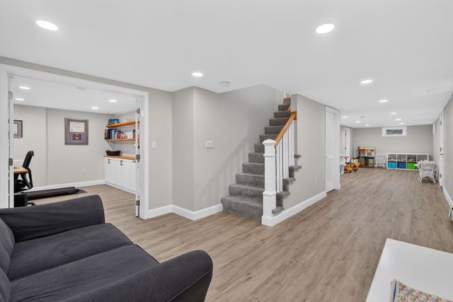29 Hiram Rd, Framingham, MA 01701