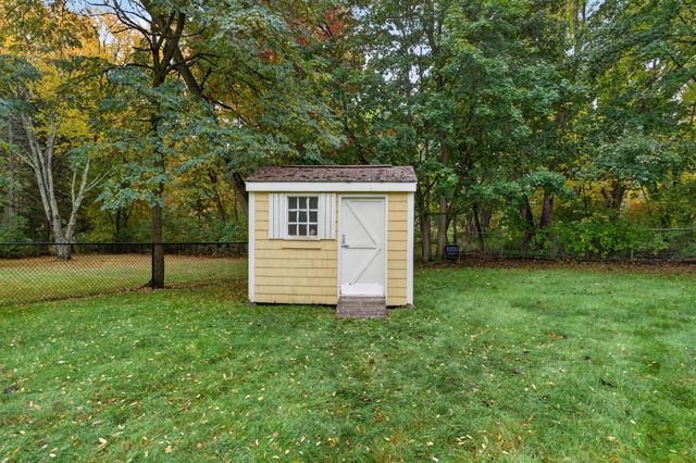 29 Hiram Rd, Framingham, MA 01701
