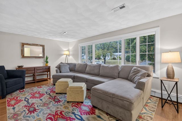 29 Hiram Rd, Framingham, MA 01701