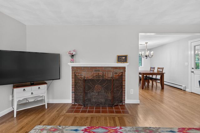 29 Hiram Rd, Framingham, MA 01701