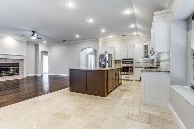 6415 Day Spring Drive, The Colony, TX 75056