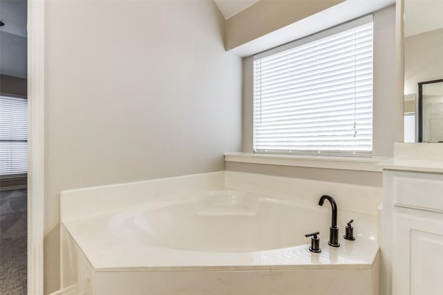 6415 Day Spring Drive, The Colony, TX 75056