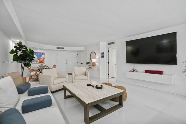 6423 Collins Avenue 203, Miami Beach, FL 33141