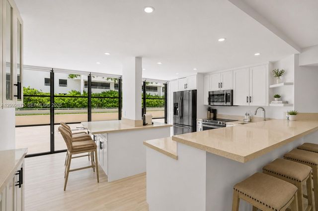 6423 Collins Avenue 203, Miami Beach, FL 33141