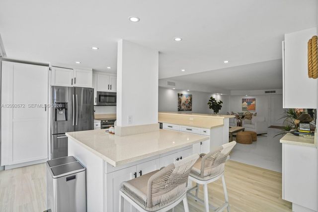 6423 Collins Avenue 203, Miami Beach, FL 33141