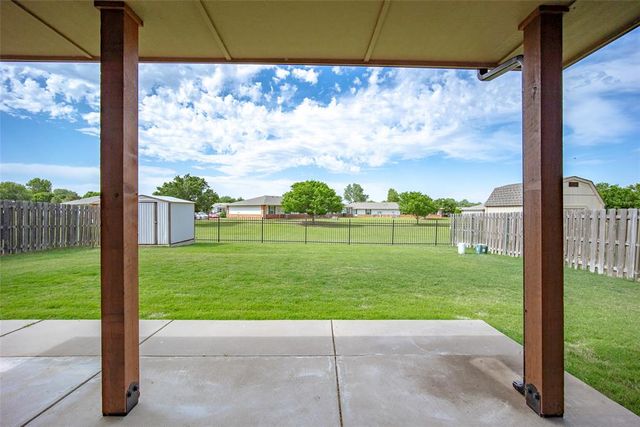 2564 Kadlan Drive, El Reno, OK 73036
