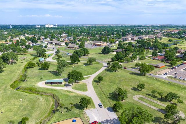 2564 Kadlan Drive, El Reno, OK 73036