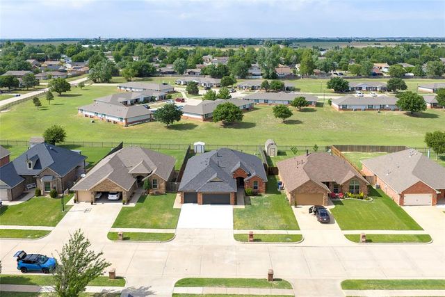 2564 Kadlan Drive, El Reno, OK 73036
