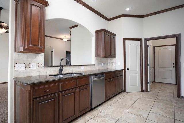2564 Kadlan Drive, El Reno, OK 73036
