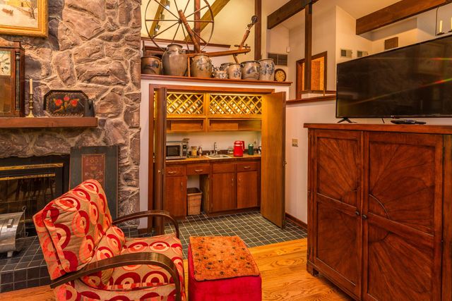 1635 SEVEN HILLS RD, Jefferson City, MO 65101