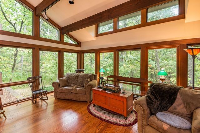 1635 SEVEN HILLS RD, Jefferson City, MO 65101