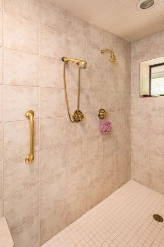 1635 SEVEN HILLS RD, Jefferson City, MO 65101