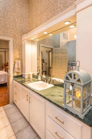 1635 SEVEN HILLS RD, Jefferson City, MO 65101