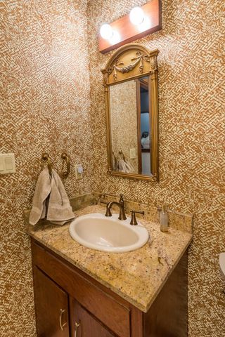 1635 SEVEN HILLS RD, Jefferson City, MO 65101