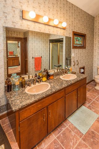 1635 SEVEN HILLS RD, Jefferson City, MO 65101