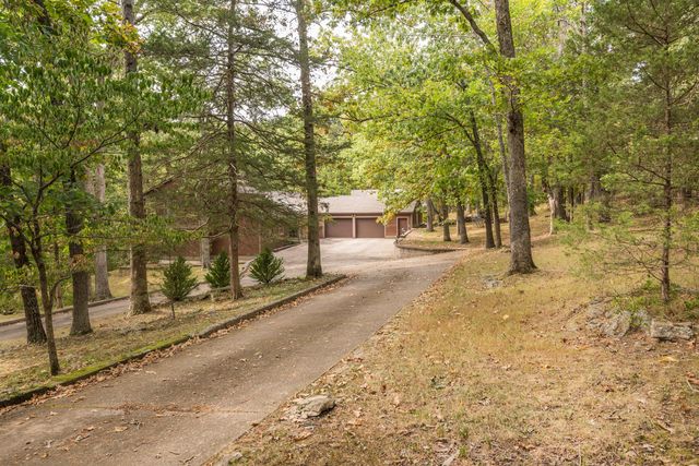 1635 SEVEN HILLS RD, Jefferson City, MO 65101