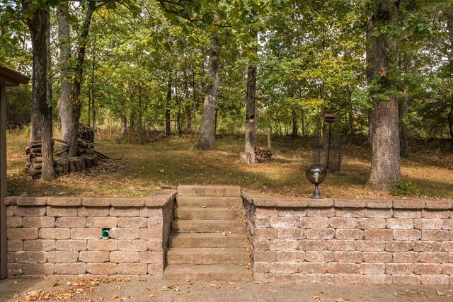 1635 SEVEN HILLS RD, Jefferson City, MO 65101