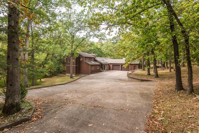 1635 SEVEN HILLS RD, Jefferson City, MO 65101