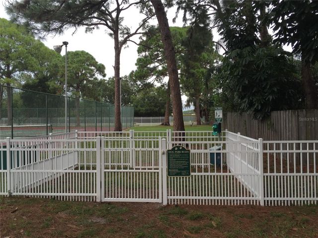 2760 COCONUT BAY LN LANE 237, Sarasota, FL 34237