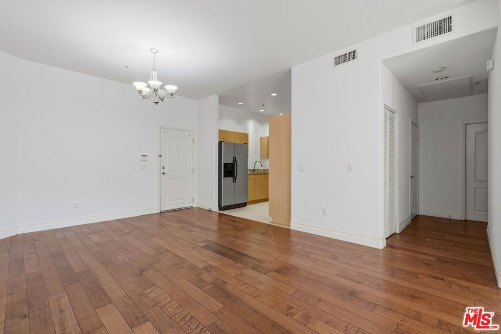 917 S New Hampshire Avenue 414, Los Angeles, CA 90006 — photo 4