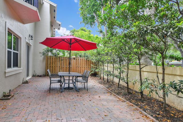 1835 Highland Grove Drive, Delray Beach, FL 33445