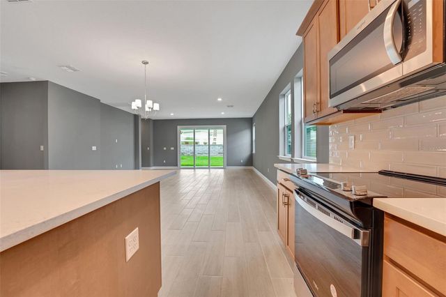 985 FIESTA KEY CIRCLE, Lady Lake, FL 32159