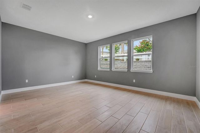 985 FIESTA KEY CIRCLE, Lady Lake, FL 32159