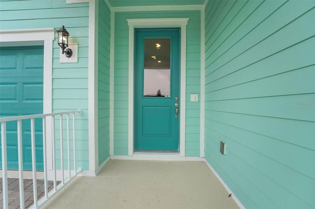 985 FIESTA KEY CIRCLE, Lady Lake, FL 32159